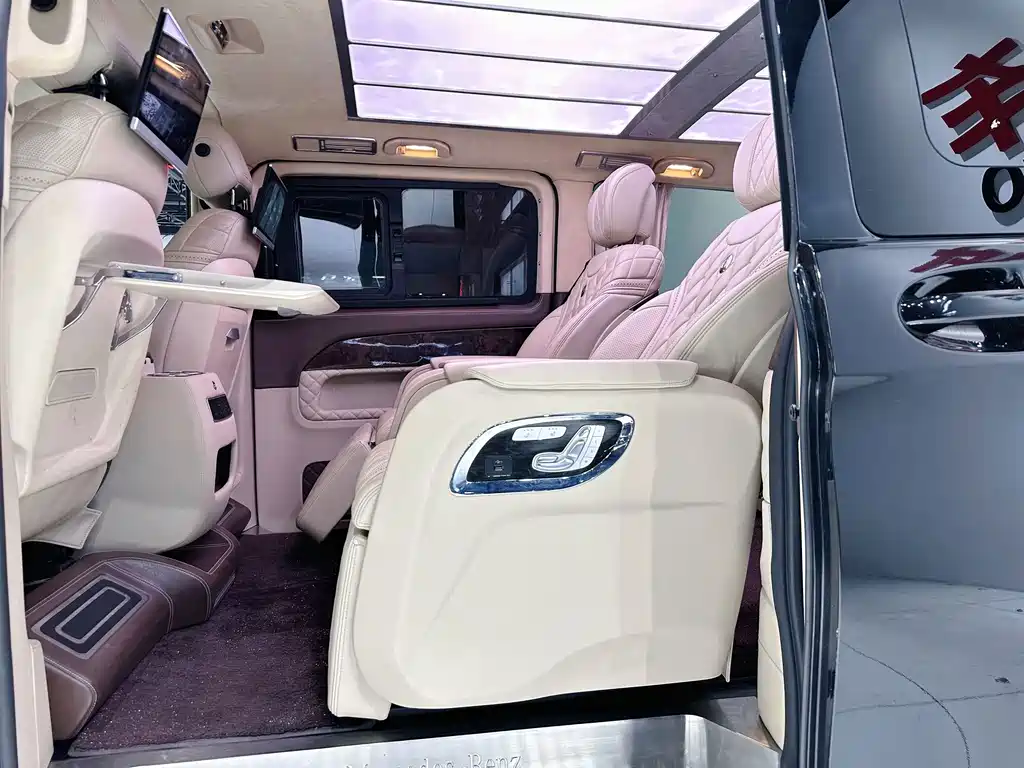 Mercedes-Benz V-Class (Import) — миниатюра 16