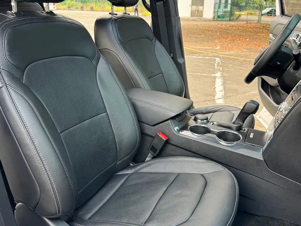 Ford Explorer (Import) — миниатюра 18