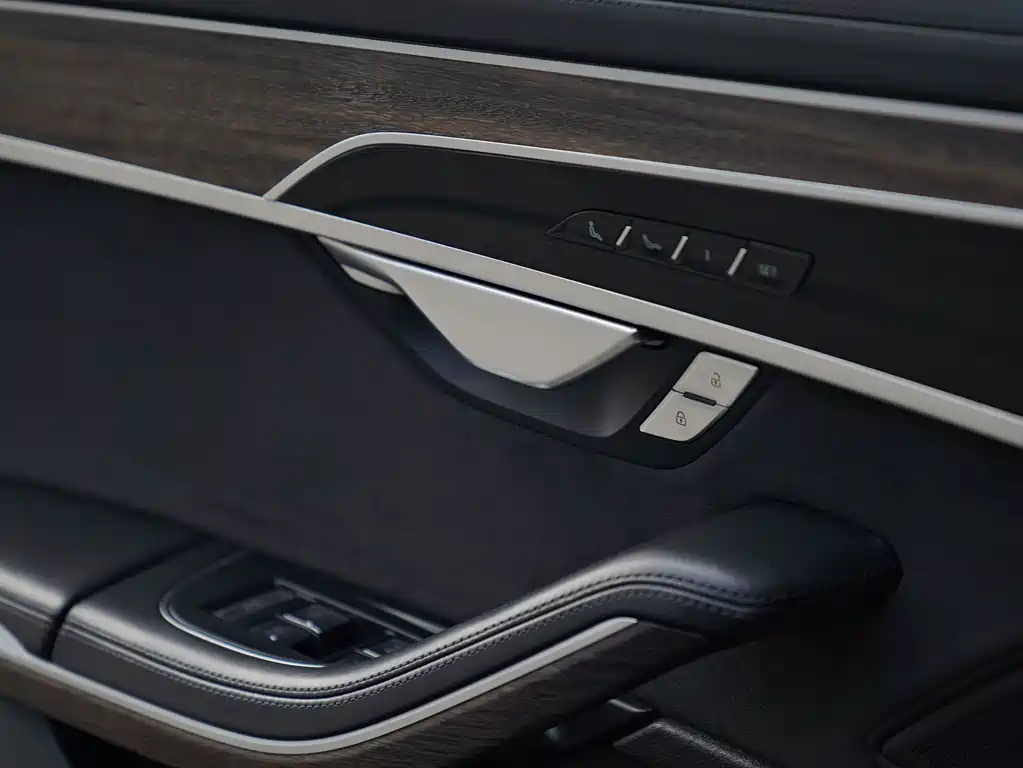 Audi A8 — миниатюра 10