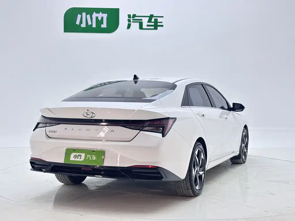 Hyundai Elantra 2022 1.5L CVT LUX Luxury