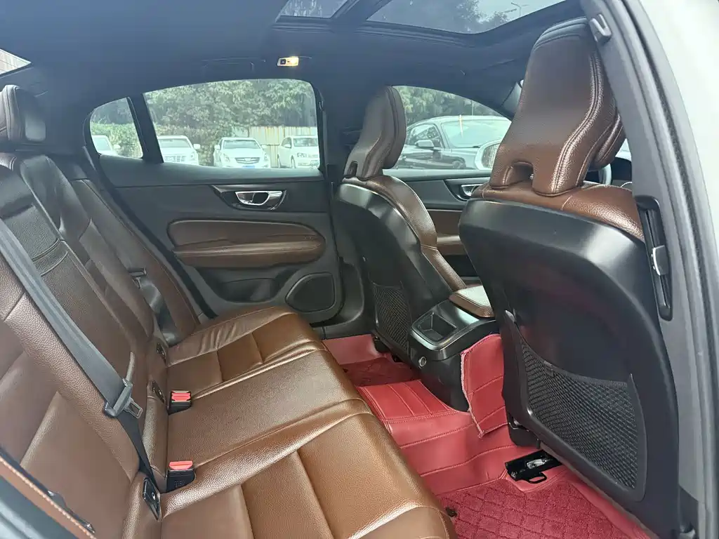 Volvo S60 — миниатюра 6