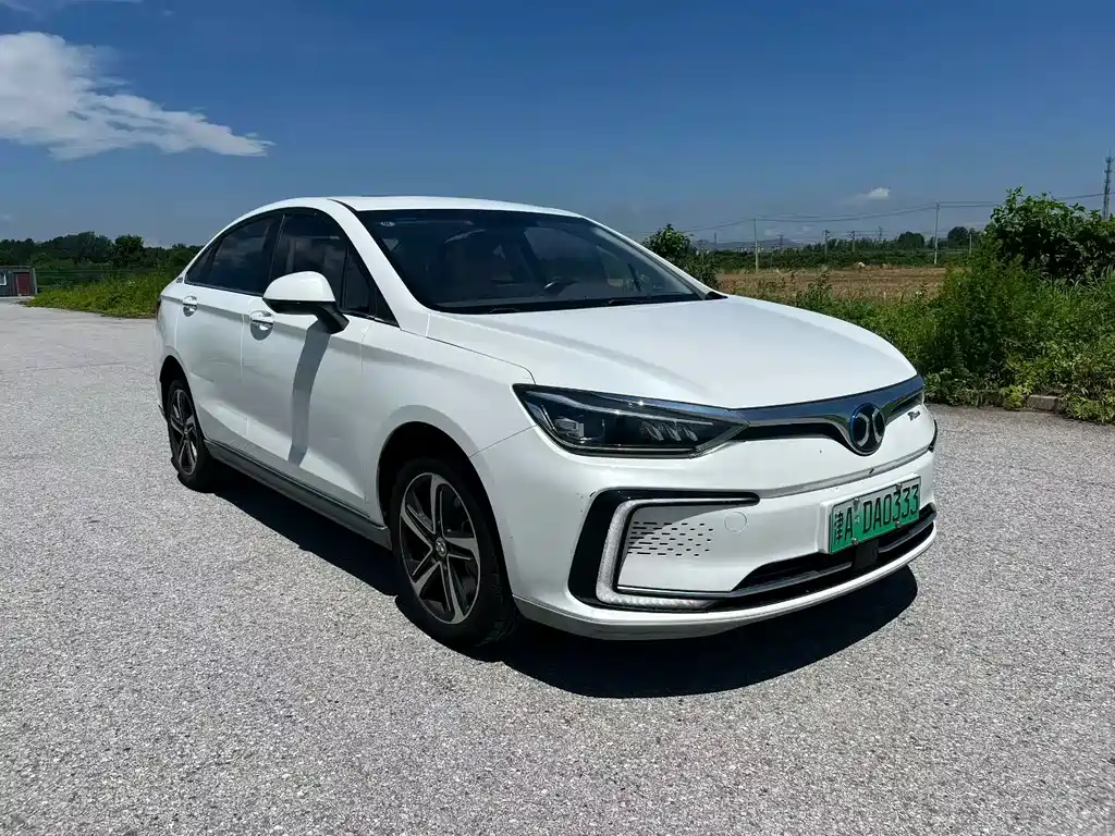 BAIC EU5 — миниатюра 3
