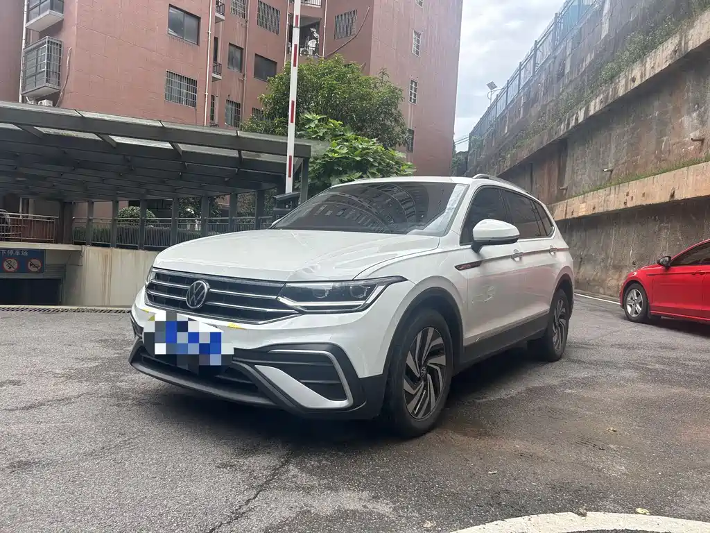 Volkswagen Tiguan L 2023
