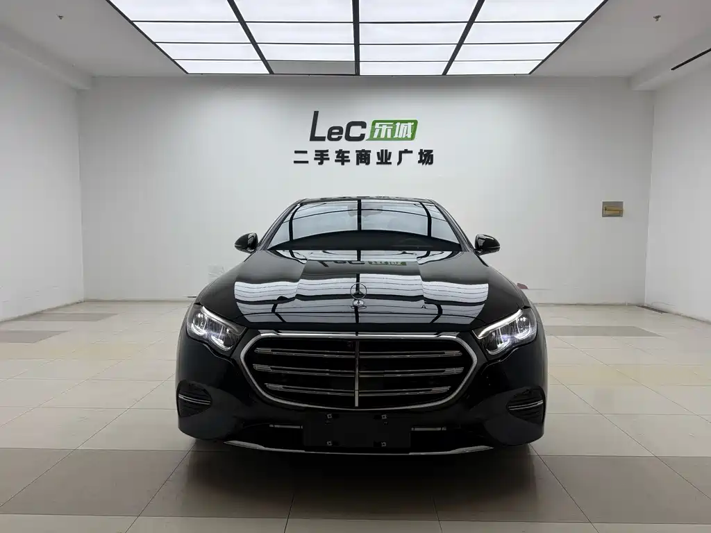 Mercedes-Benz E-Class — миниатюра 2