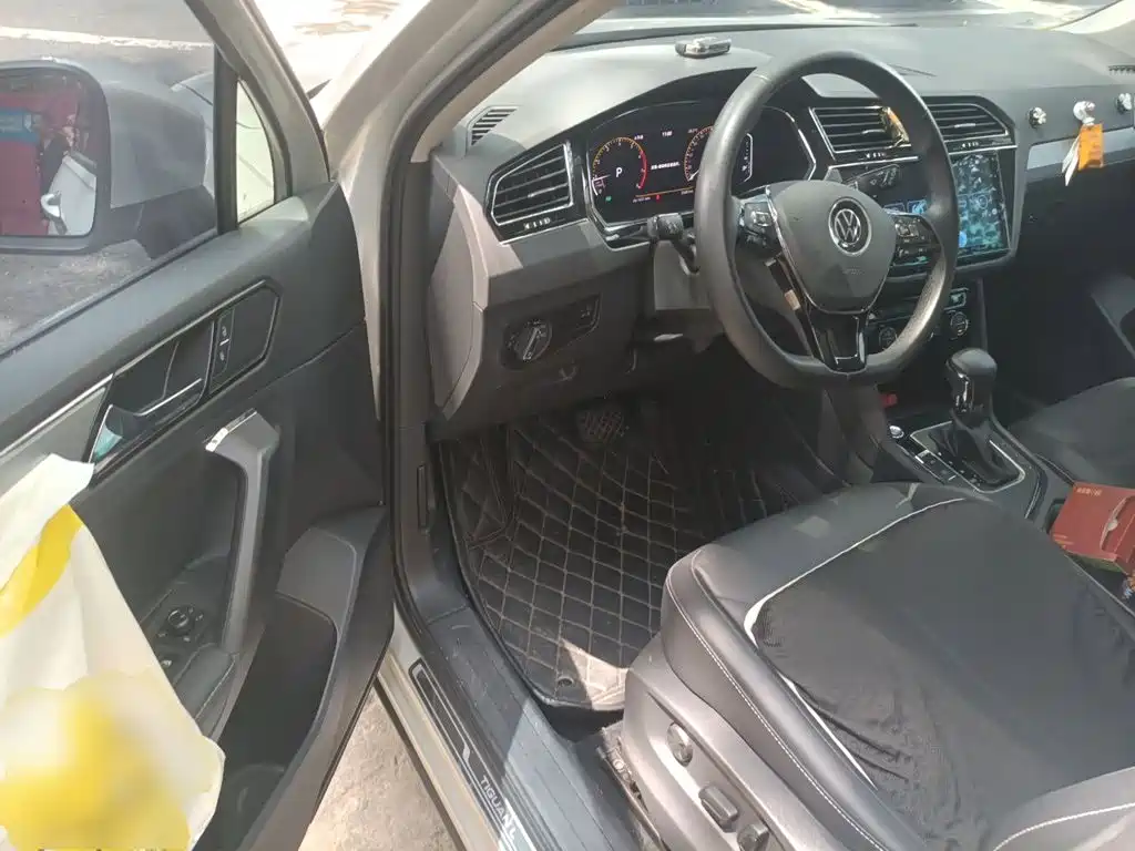 Volkswagen Tiguan L — миниатюра 12