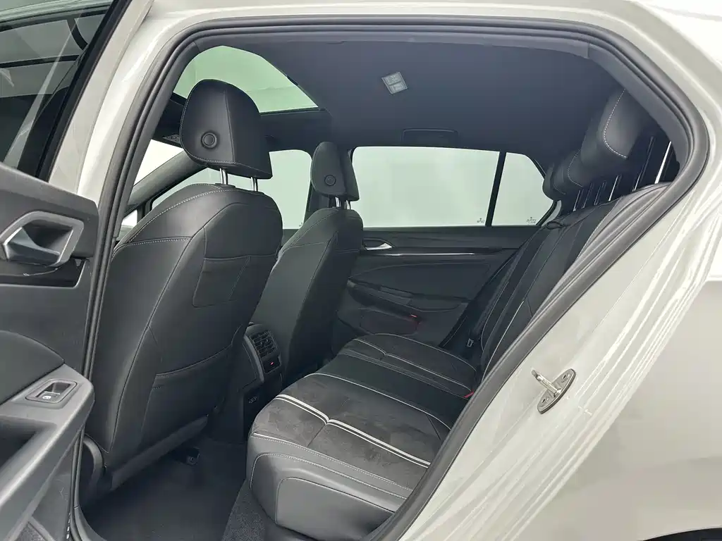 Volkswagen Golf 2023 280TSI DSG R-Line Lite