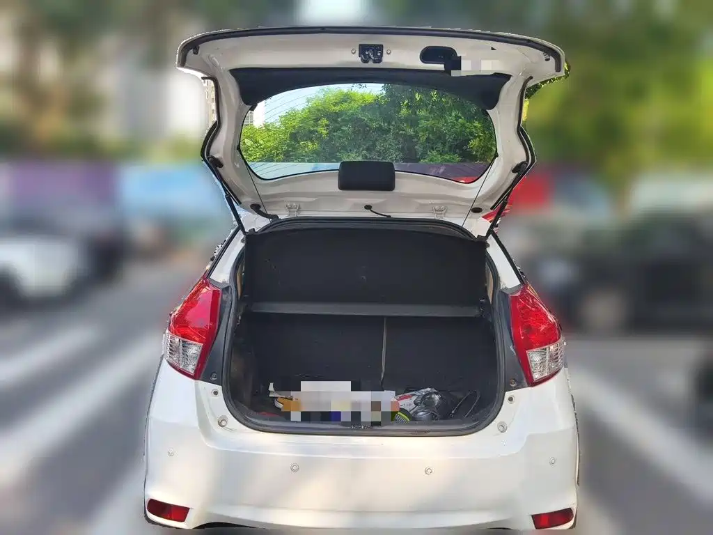 Toyota Yaris L — миниатюра 20