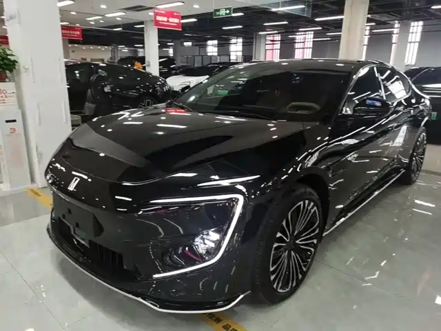 2025 Avatr 12