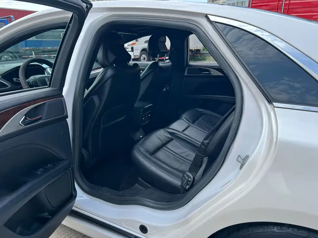 Lincoln MKZ — миниатюра 5