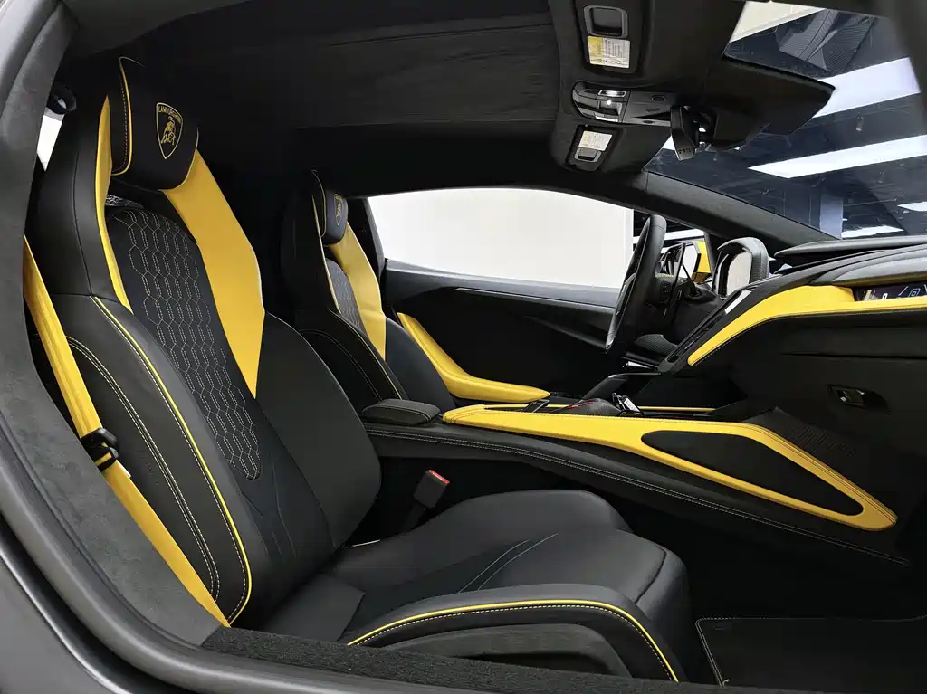 Lamborghini Revuelto — миниатюра 14