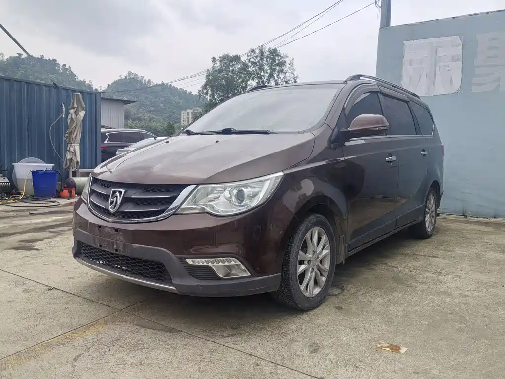 Baojun 730 2015