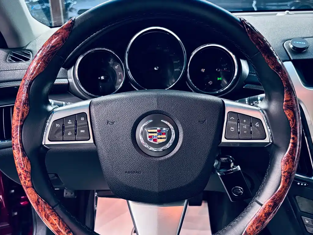 Cadillac CTS — миниатюра 5