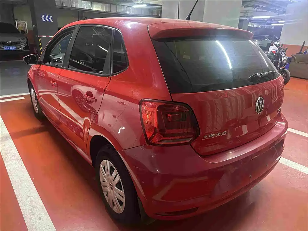 Volkswagen Polo 2016 1.4L AT