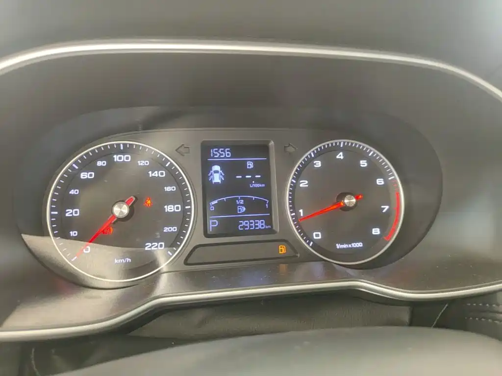Roewe RX3 — миниатюра 12