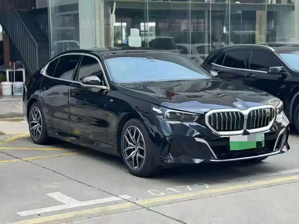 BMW I5