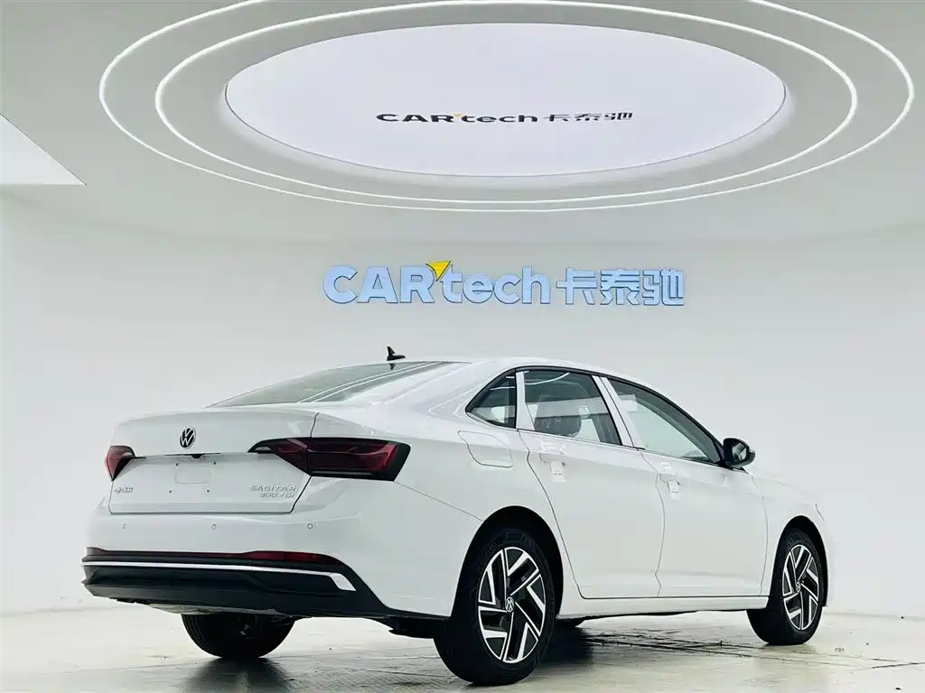 Volkswagen Sagitar 2026 3000 300TSI DSG
