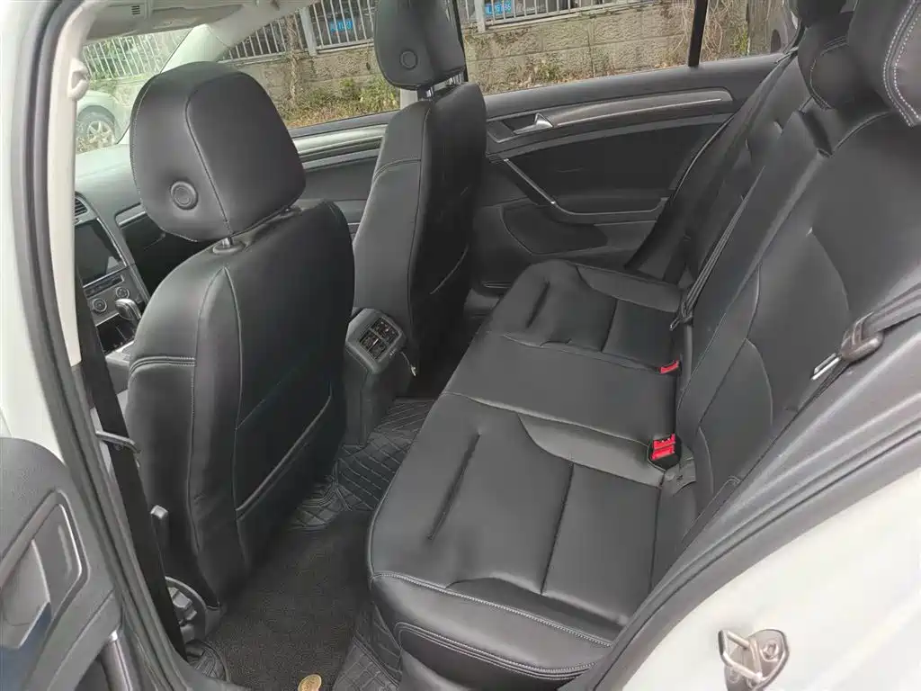 Volkswagen Golf 2016 230TSI AT Comfort