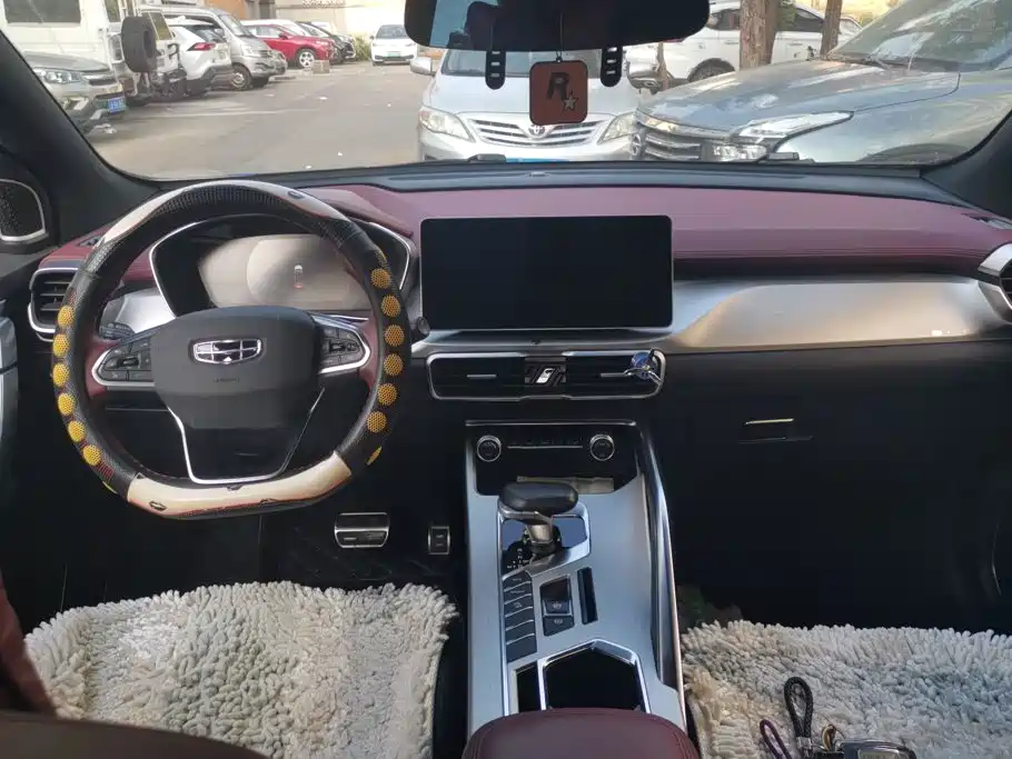Geely Binyue — миниатюра 12