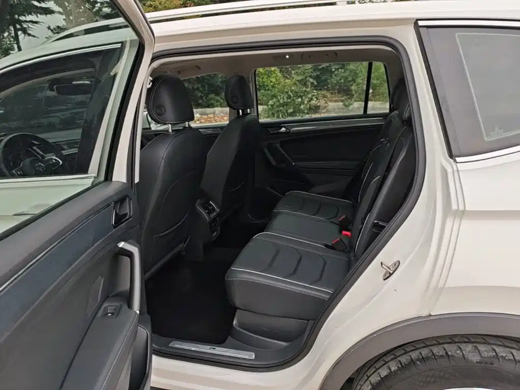 Volkswagen Tiguan L — миниатюра 17
