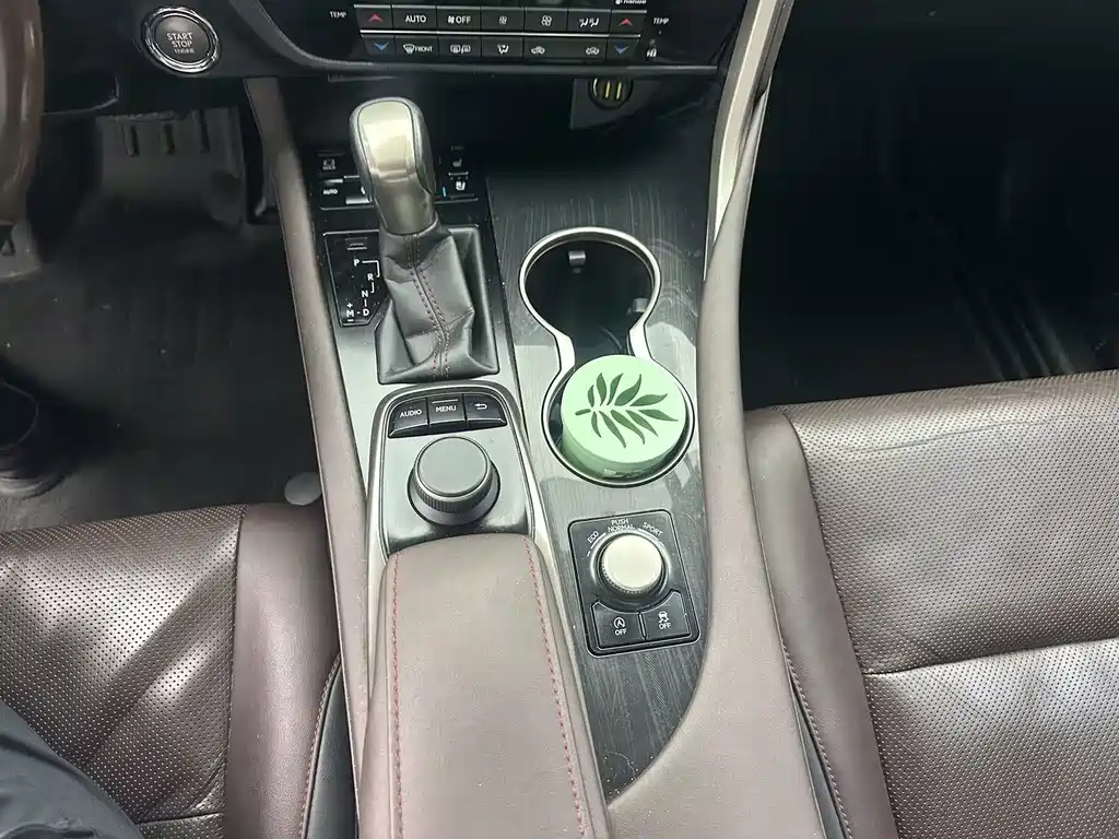Lexus RX — миниатюра 4