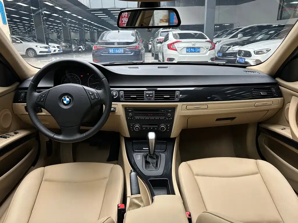 BMW 3 Series 3 2012 318i Lead