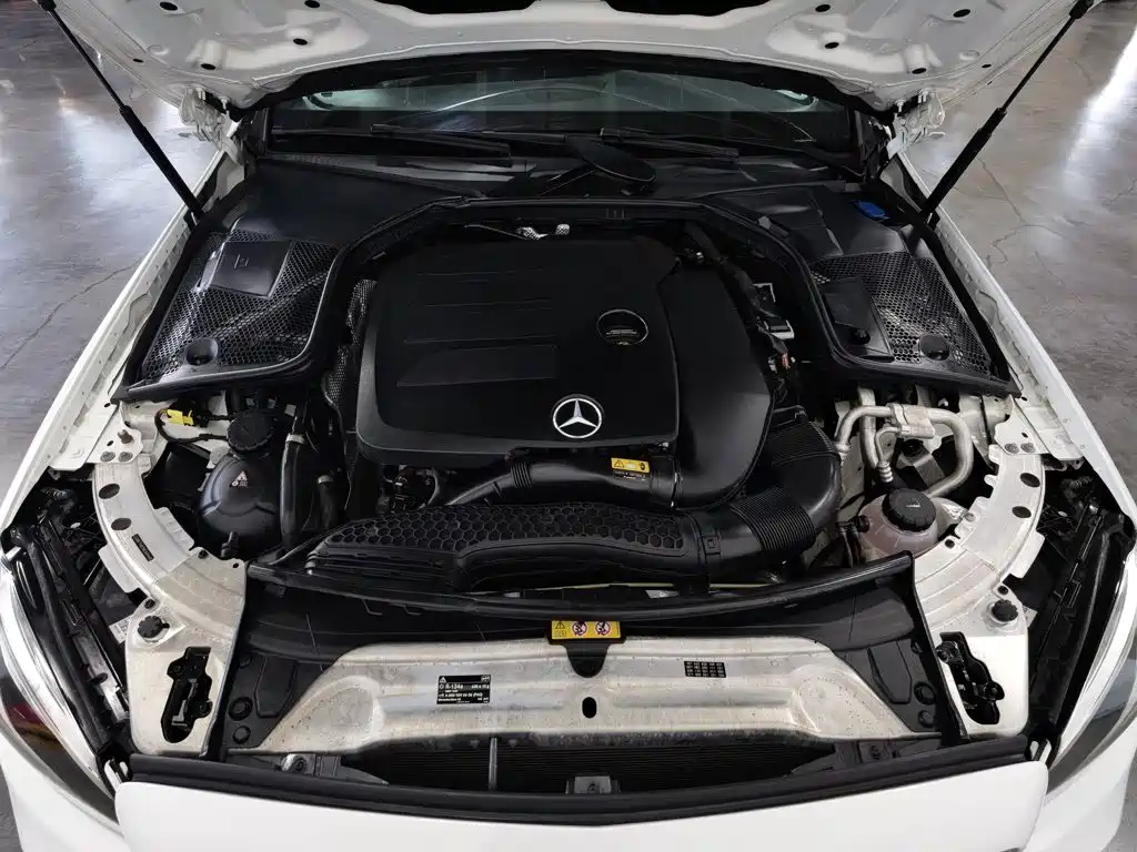 Mercedes-Benz C-Class — миниатюра 6