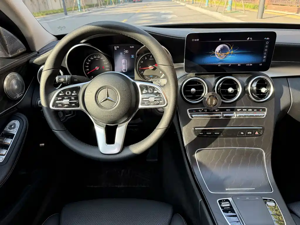 Mercedes-Benz C-Class — миниатюра 8