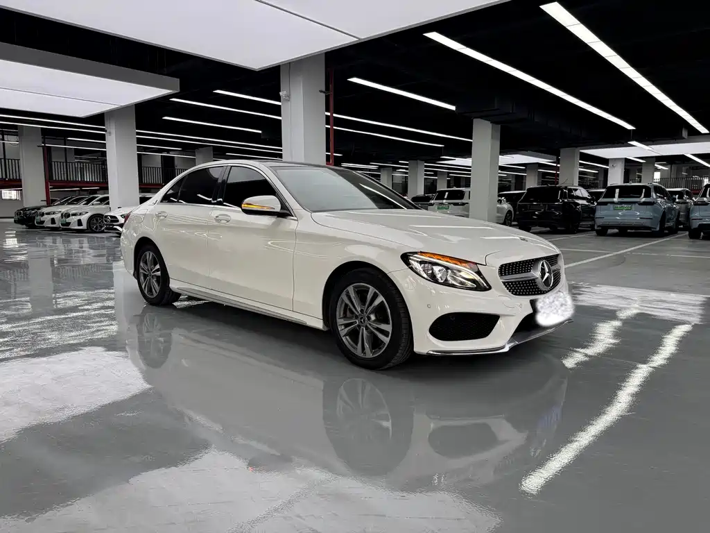 Mercedes-Benz C-Class — миниатюра 3