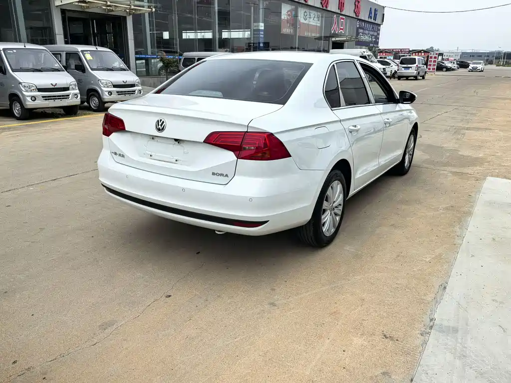 Volkswagen Bora 2021 1.5L AT Fashion Smart Connect