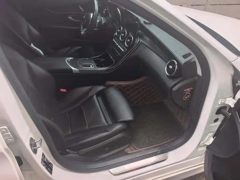 Mercedes-Benz C-Class — миниатюра 8