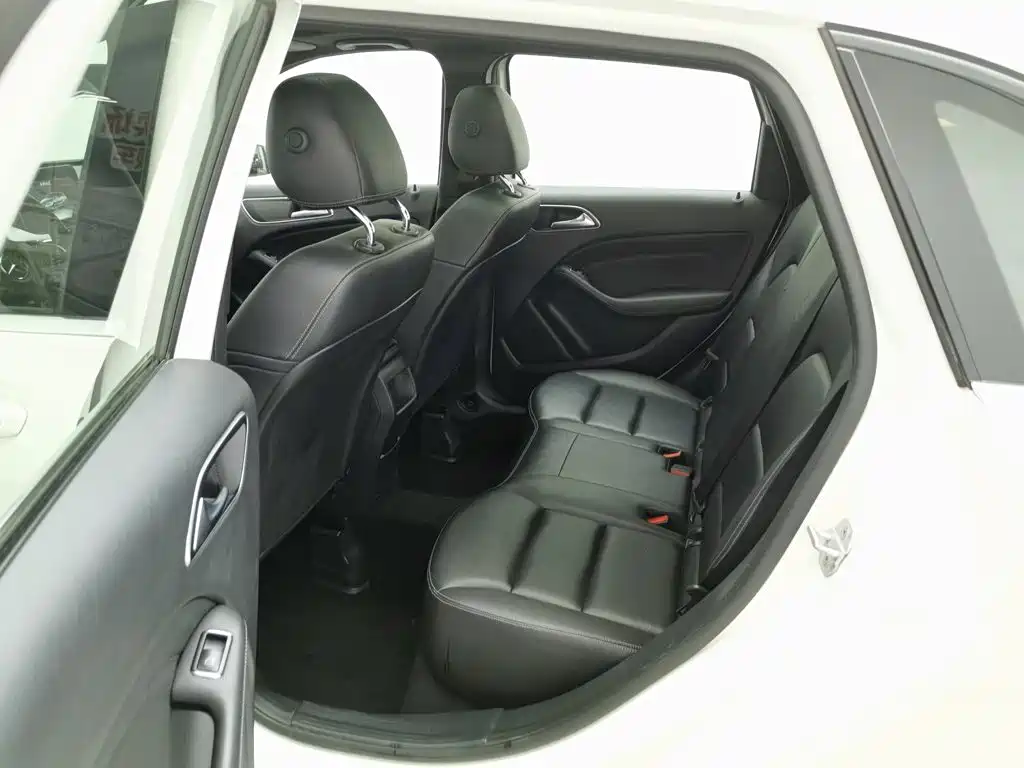 Mercedes-Benz B-Class — миниатюра 15