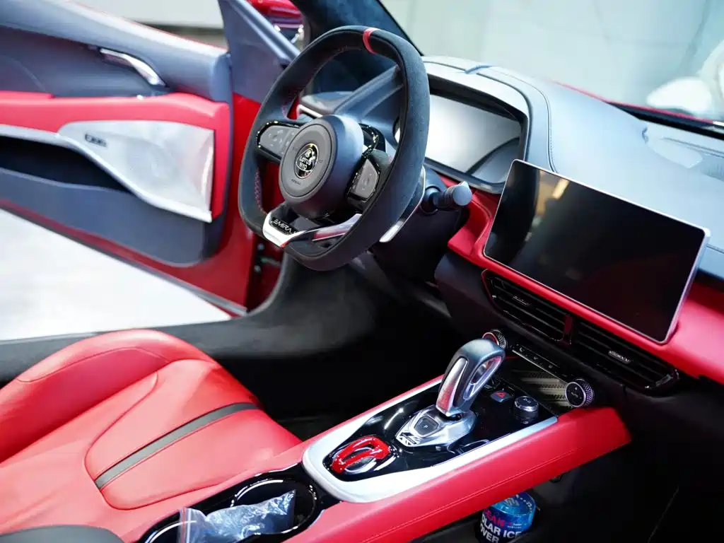 Lotus Emira — миниатюра 40