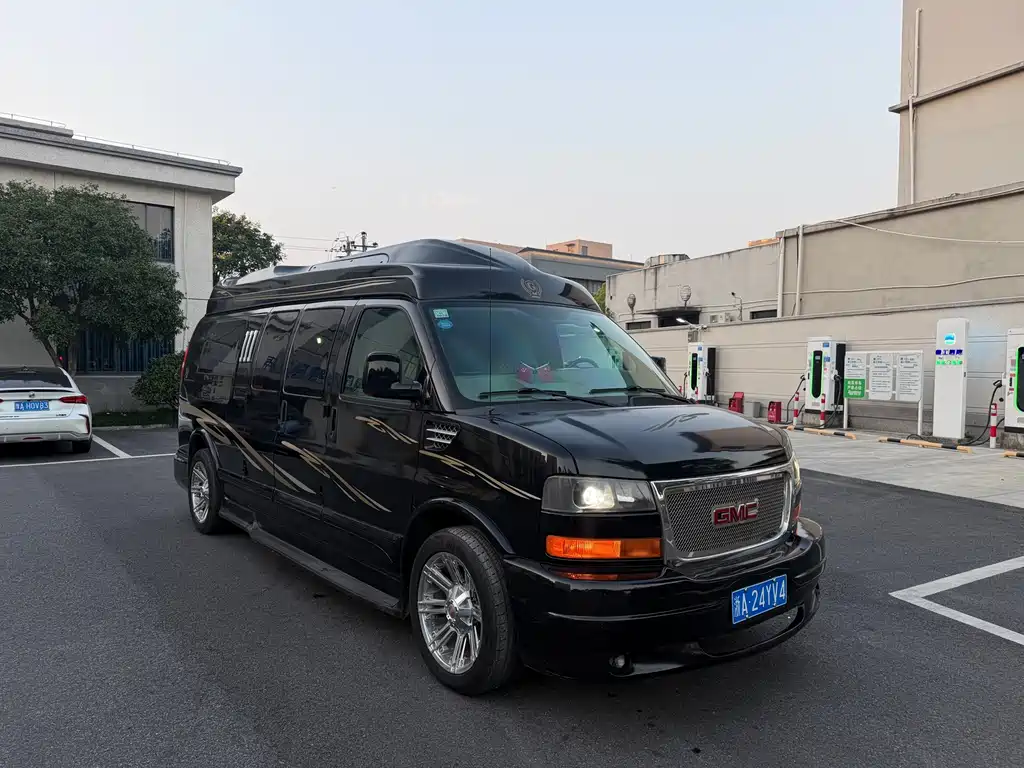 GMC Savana — миниатюра 4