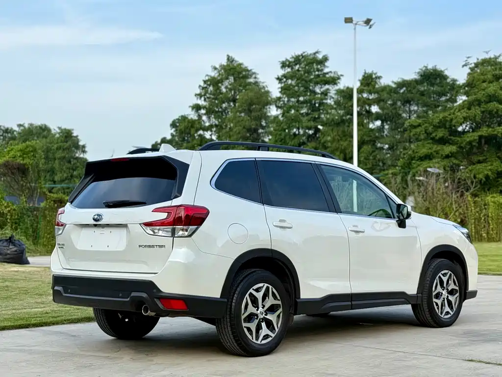 Subaru Forester 2021 2.0i Luxury EyeSight
