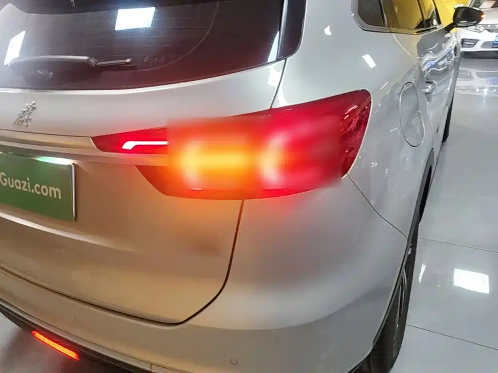 Hongqi Hongqi HS5 — миниатюра 8