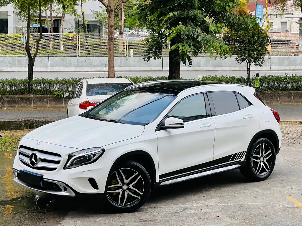 Mercedes-Benz GLA 2015