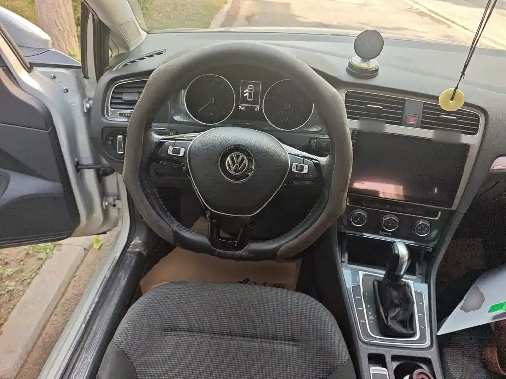 Volkswagen Golf — миниатюра 11