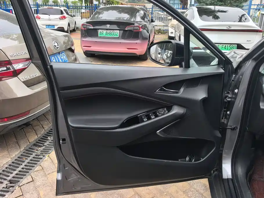 Chevrolet Volando — миниатюра 7