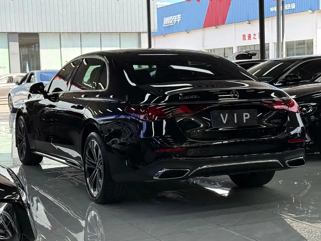 Mercedes-Benz E-Class — миниатюра 14
