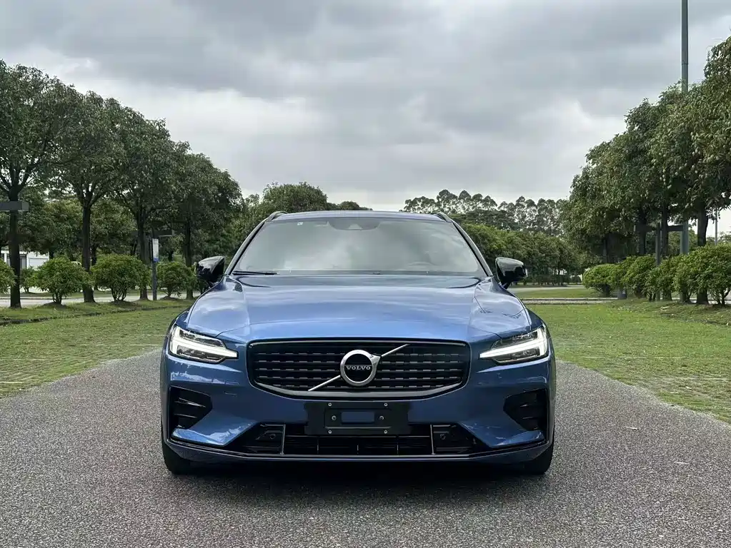 Volvo V60 2021 B5 Sport
