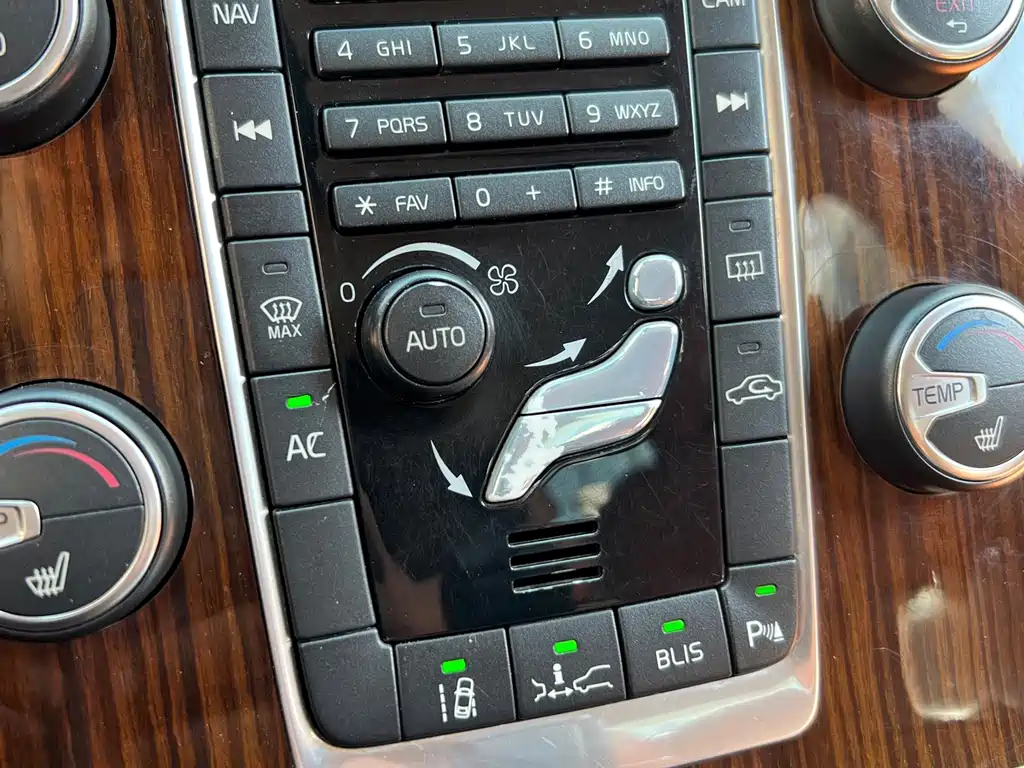 Volvo S60 (Import) — миниатюра 13