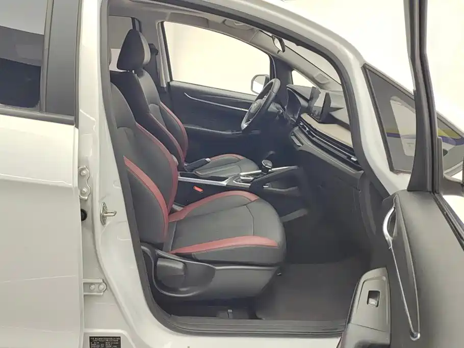 Geely Vision X3 — миниатюра 8