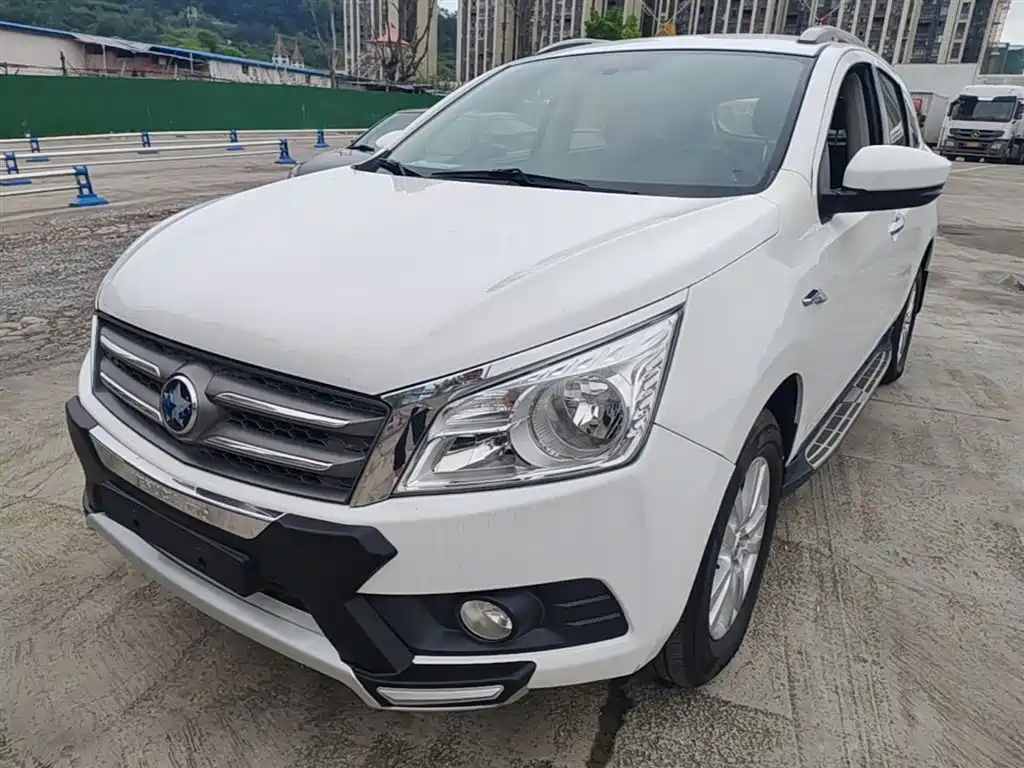 Venucia T70 2015