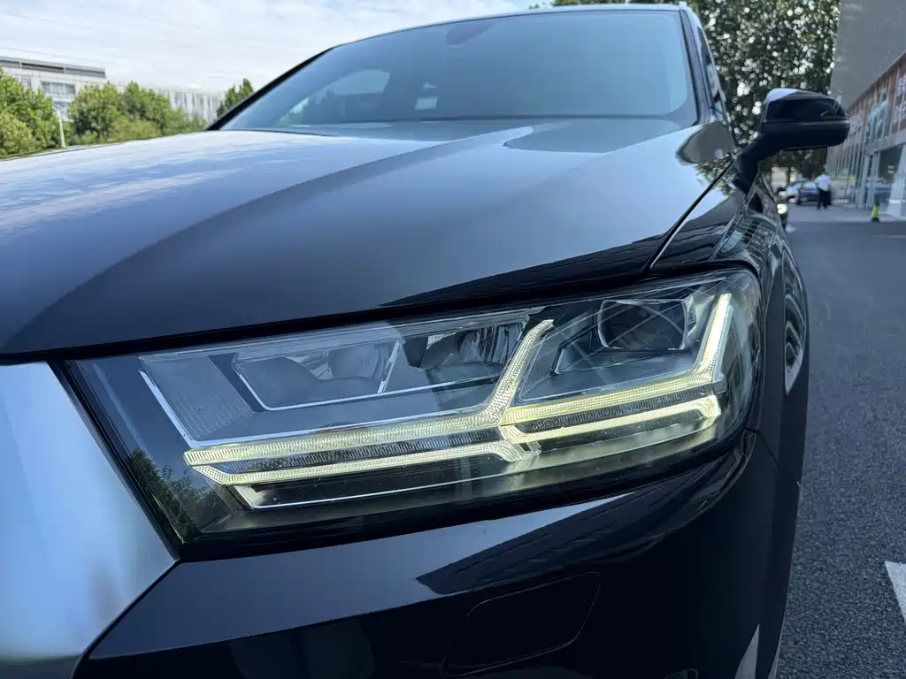 Audi Q7 — миниатюра 15