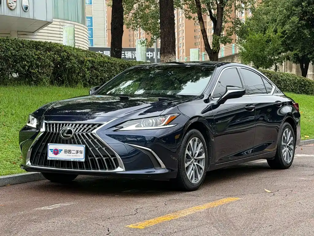 2023 Lexus ES - zdjęcie 1 z 14