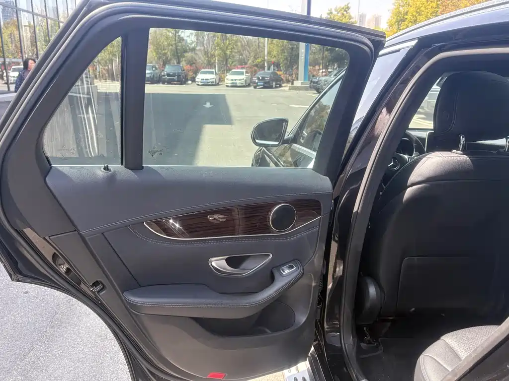 Mercedes-Benz GLC 2018 GLC 260 4MATIC