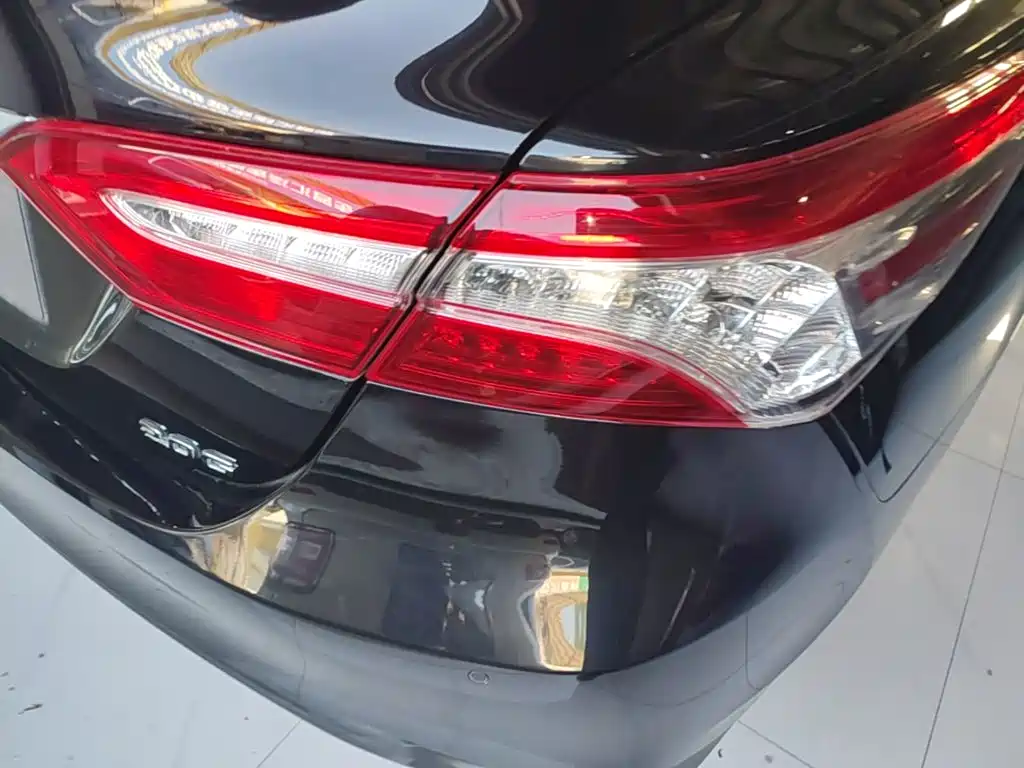 Toyota Camry — миниатюра 8