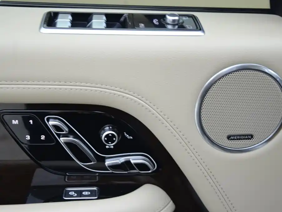 Land Rover Range Rover — миниатюра 5
