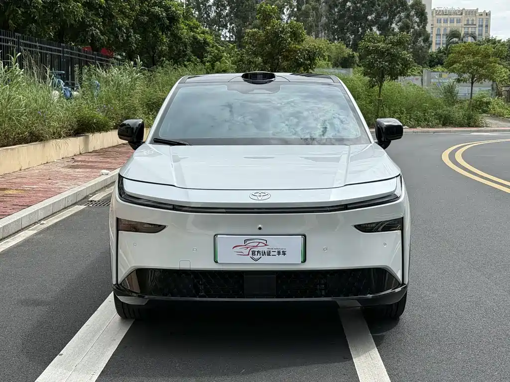Toyota bZ3X — миниатюра 2