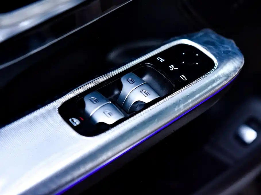 Mercedes-Benz EQE — миниатюра 10